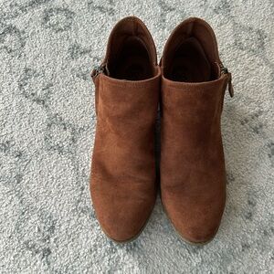 Women’s so boots/ size 8.5